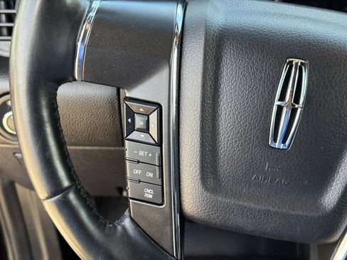 Used 2017 Lincoln Navigator Select RWD image 24