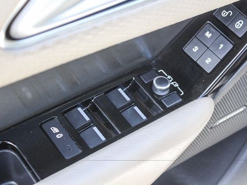 Used 2020 Land Rover Range Rover Velar S AWD/4WD image 21