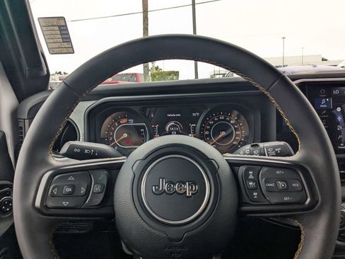 Used 2024 Jeep Wrangler Unlimited Sport AWD/4WD image 22