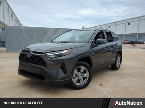 Used 2025 Toyota RAV4 XLE AWD/4WD image 1