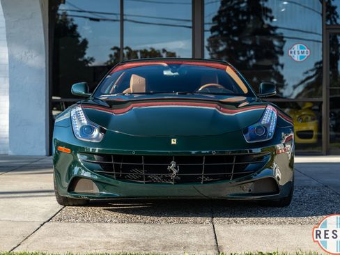 Used 2012 Ferrari FF image 18