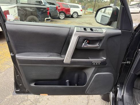 Used 2016 Toyota 4Runner Limited image 16