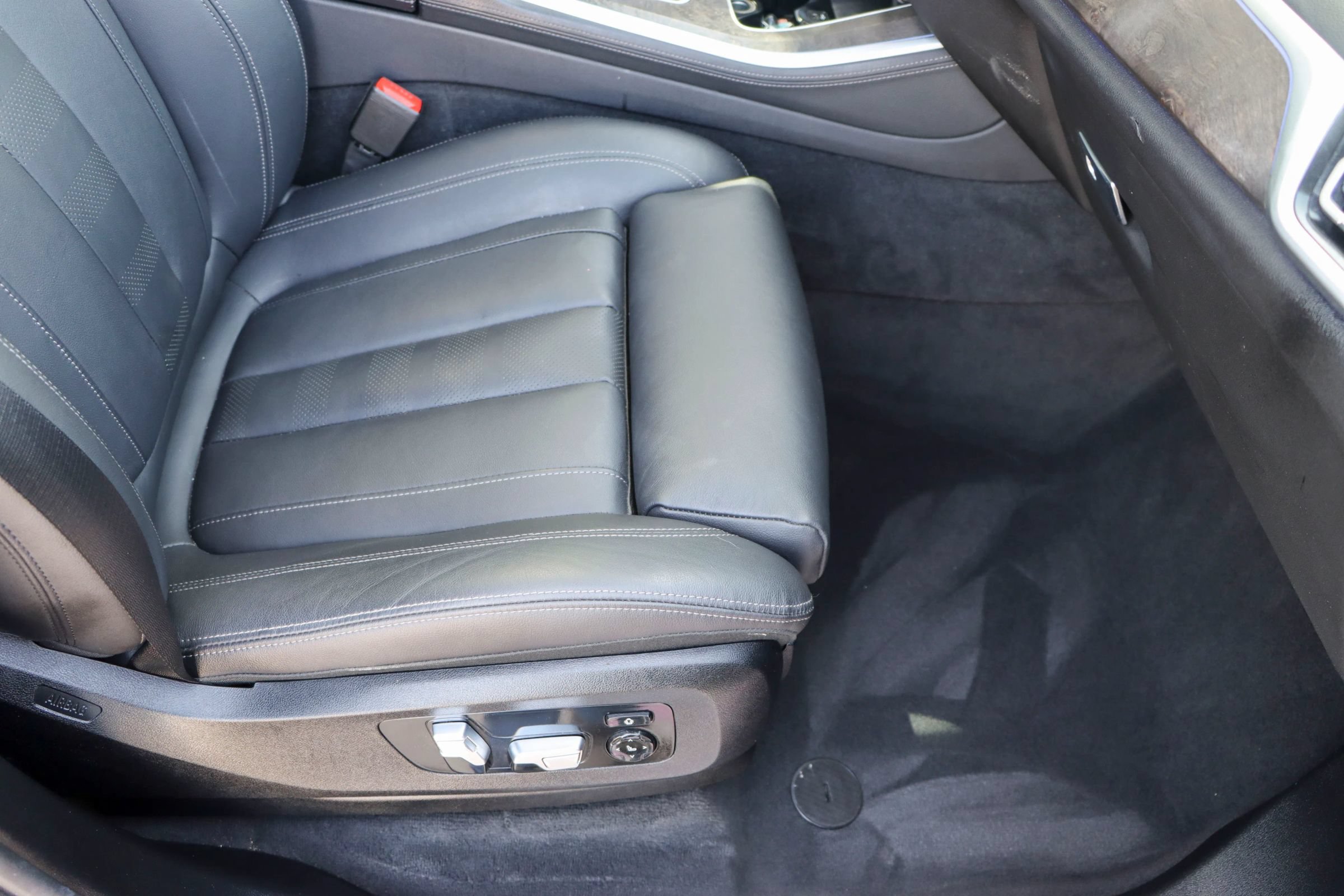 Used 2021 BMW X5 sDrive40i w/ Convenience Package RWD image 22
