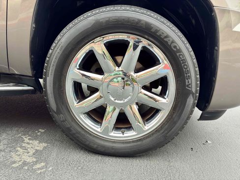 Used 2011 GMC Yukon Denali AWD/4WD image 12