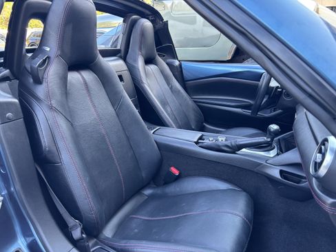 Used 2019 MAZDA MX-5 Miata RF Grand Touring image 17