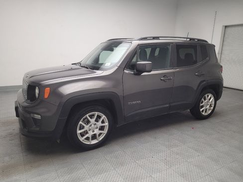Used 2020 Jeep Renegade Latitude FWD image 2