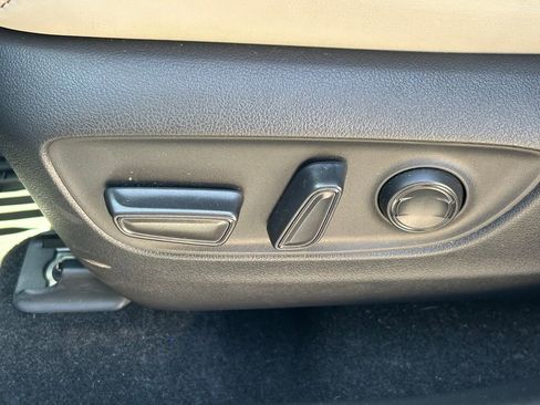 Used 2023 Toyota RAV4 XLE Premium image 25