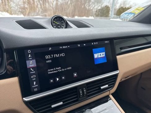 Used 2020 Porsche Cayenne E-Hybrid image 13