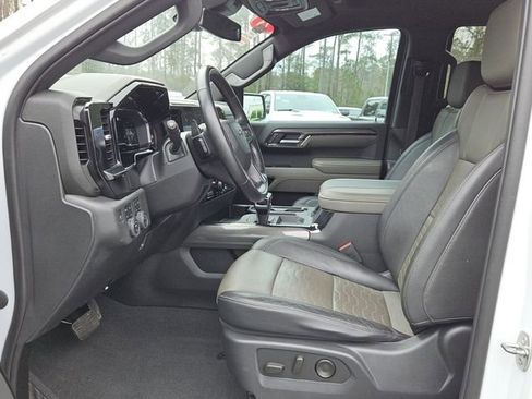 Used 2023 Chevrolet Silverado 1500 ZR2 image 10