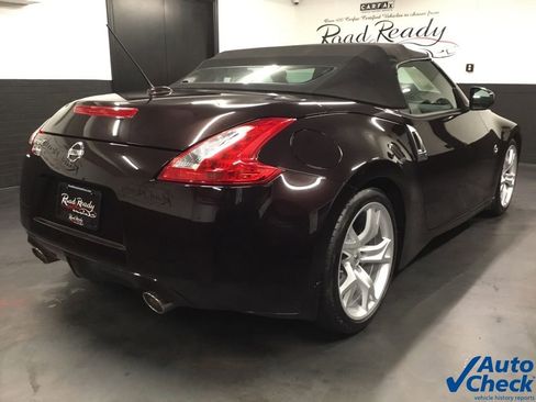 Used 2010 Nissan 370Z Touring w/ Sport Pkg image 21