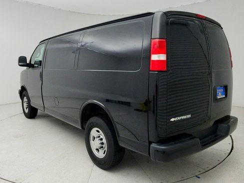 Used 2021 Chevrolet Express 2500 w/ Driver Convenience Package RWD image 6