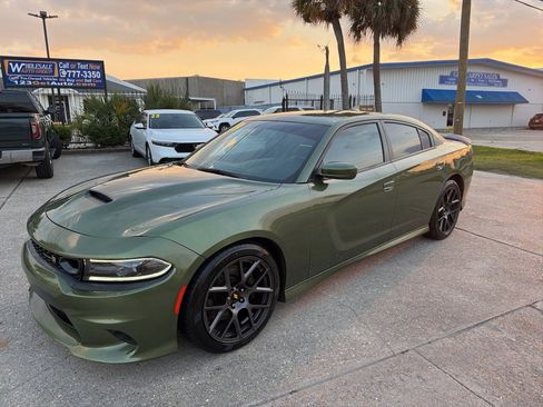 Used 2019 Dodge Charger Scat Pack image 2