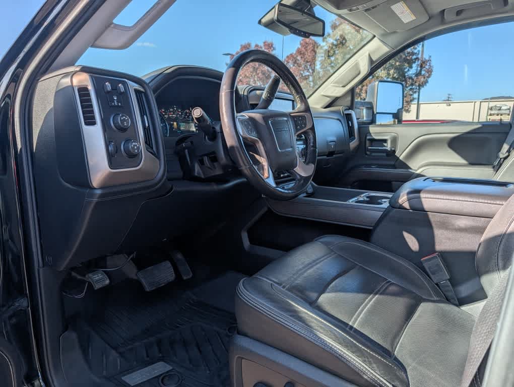 Used 2019 GMC Sierra 3500 Denali w/ Duramax Plus Package AWD/4WD image 7