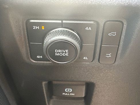 Used 2025 Ford Expedition Active AWD/4WD image 38