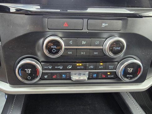 Used 2022 Ford Expedition XLT image 34