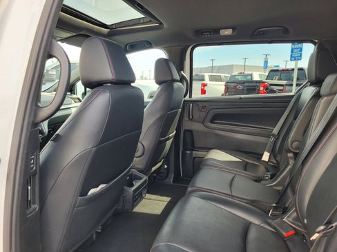 Used 2023 Honda Odyssey Sport image 14