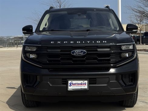 Used 2025 Ford Expedition Active image 7