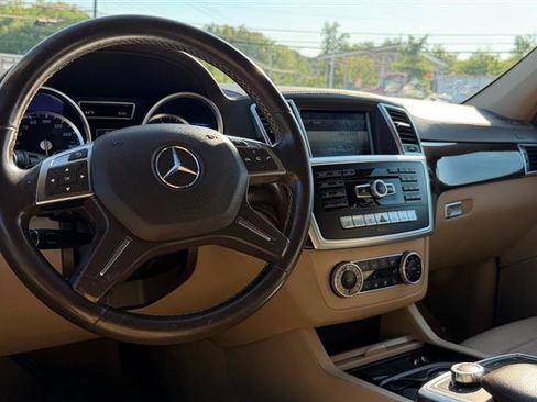 Used 2015 Mercedes-Benz GL 450 4MATIC image 25