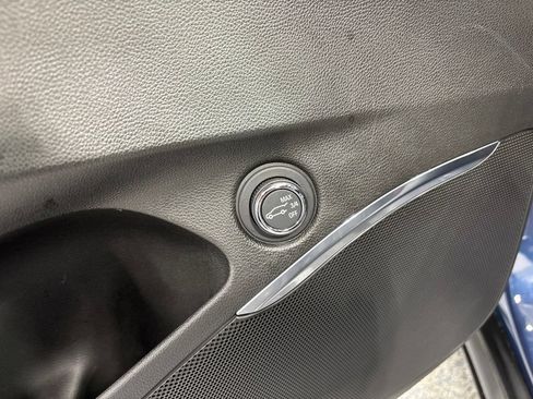 Used 2023 Buick Enclave Essence AWD/4WD image 34