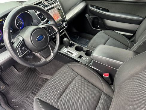 Used 2019 Subaru Outback 2.5i Premium image 11