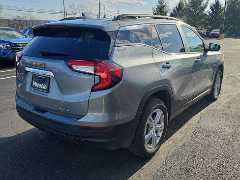 Used 2023 GMC Terrain SLE w/ Driver Convenience Package image 2