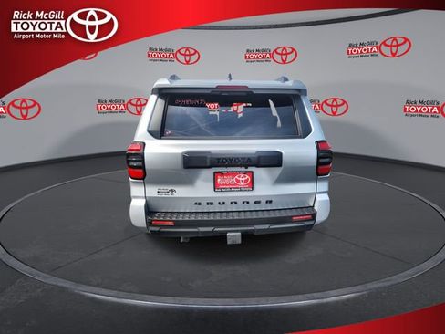 Certified 2025 Toyota 4Runner SR5 AWD/4WD image 7