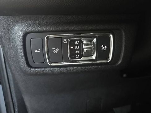 Used 2024 Lincoln Corsair AWD w/ Equipment Group 101A image 15