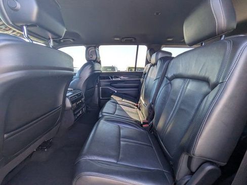 Used 2022 Jeep Wagoneer Series II image 12