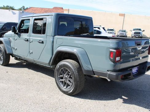 New 2026 Jeep Gladiator Sport AWD/4WD image 6