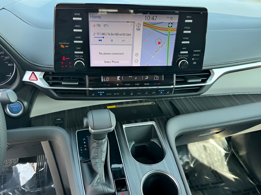 Used 2022 Toyota Sienna Limited FWD image 15