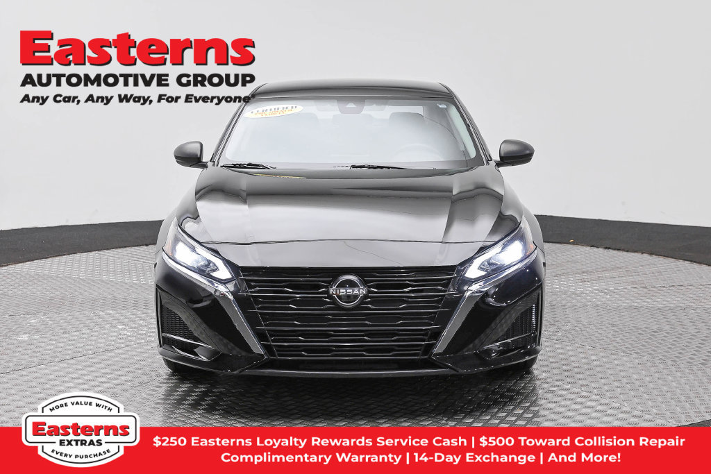 Used 2024 Nissan Altima 2.5 SV FWD image 3