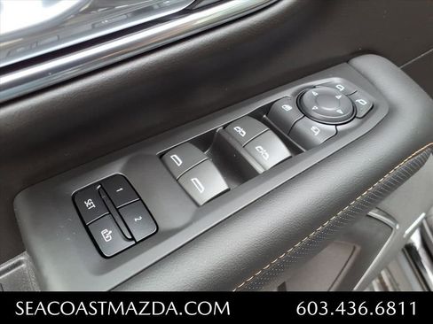 Used 2024 GMC Yukon AT4 w/ Technology Package image 9