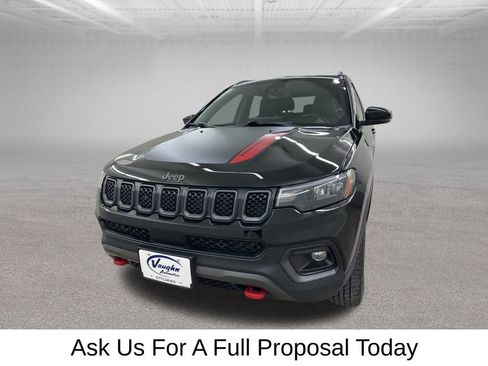 Used 2024 Jeep Compass Trailhawk w/ Trailhawk Convenience Group image 6