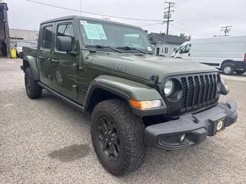Used 2022 Jeep Gladiator Sport AWD/4WD image 3
