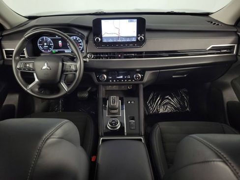 Used 2024 Mitsubishi Outlander SE AWD/4WD image 25