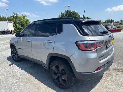 Used 2019 Jeep Compass Latitude AWD/4WD image 3
