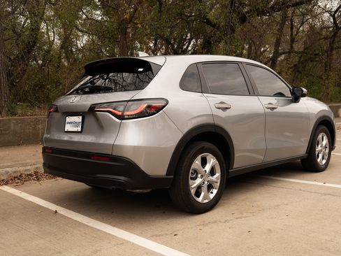 Certified 2025 Honda HR-V LX image 9