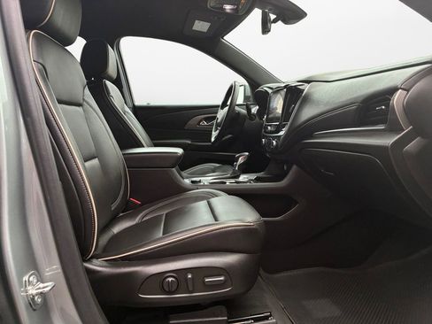 Used 2023 Chevrolet Traverse Premier image 23