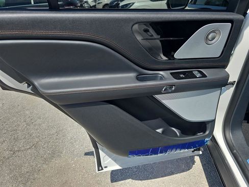 New 2025 Lincoln Aviator Black Label AWD/4WD image 11