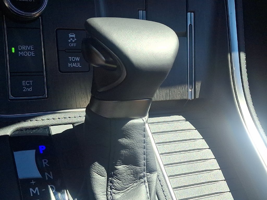 Used 2026 Lexus GX 550 w/ Accessory Package (2T) AWD/4WD image 17