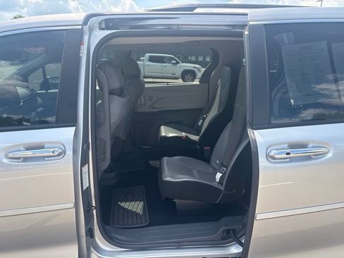 Used 2022 Toyota Sienna XLE FWD image 16