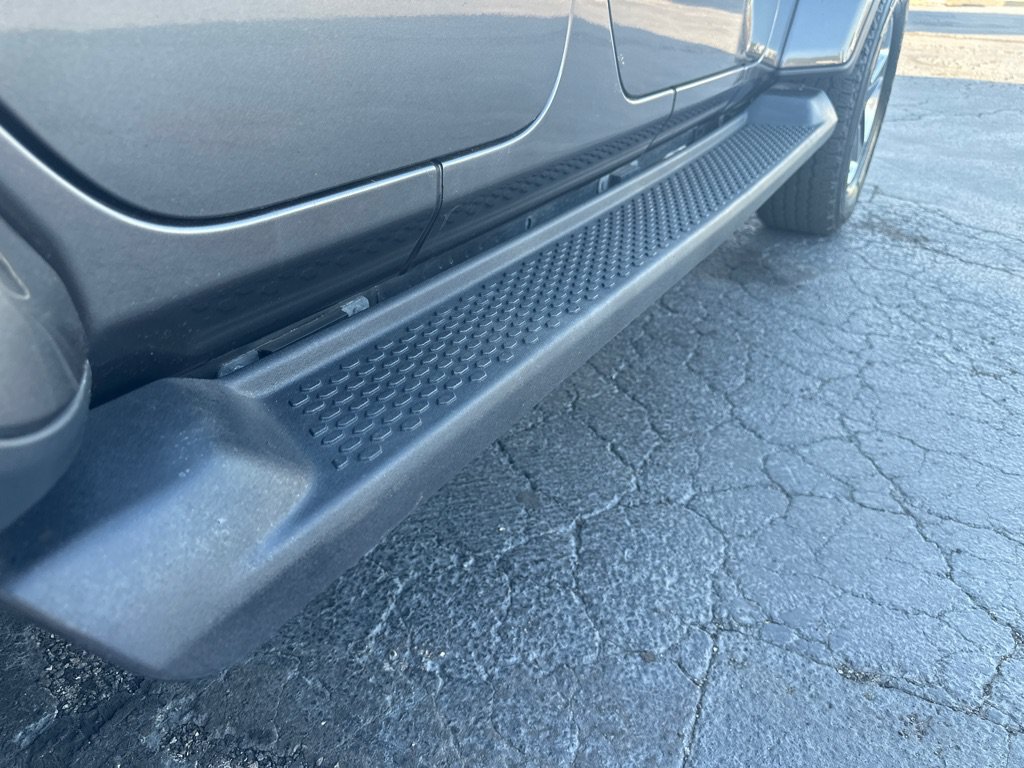 Used 2018 Jeep Wrangler Unlimited Sahara AWD/4WD image 8