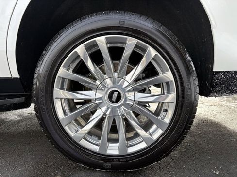 Used 2022 Cadillac Escalade Premium Luxury image 15