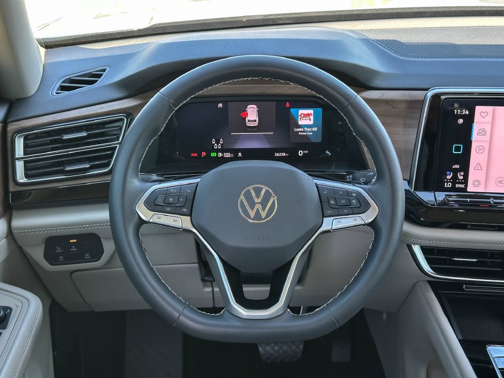 Used 2024 Volkswagen Atlas SE w/ Panoramic Sunroof Package FWD image 31
