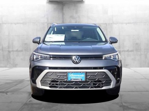 New 2026 Volkswagen Taos SE image 4