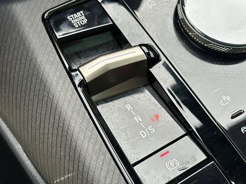 Used 2025 BMW X3 xDrive30i w/ Convenience Package image 16