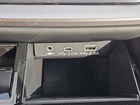 Used 2025 Subaru Legacy Premium image 9