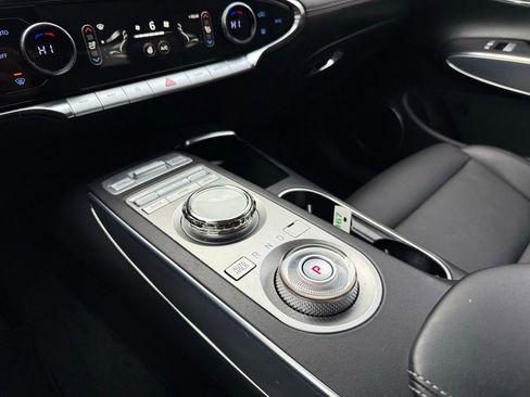 Used 2023 Genesis GV70 2.5T w/ Select Package image 14