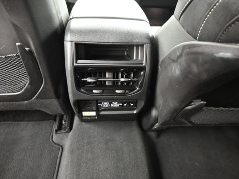 Used 2023 Jeep Grand Cherokee Limited AWD/4WD image 21