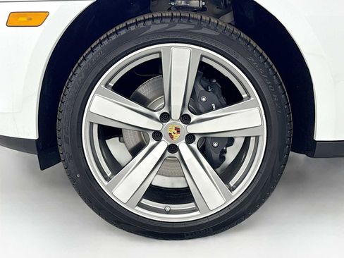 New 2026 Porsche Macan image 33